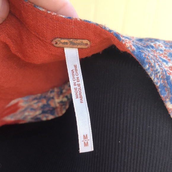 - Pretty FREE PEOPLE Long Sleeve Blouse. - Picture 10 of 12